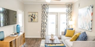 Avant at Steele Creek Gallery 8