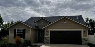 Comfortable Kuna Living with a Serene, Private Backyard! Gallery 3