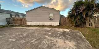 11863 Atlantic Cir Gallery 1