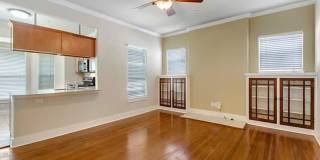2/1 Condo Near UT and Darrell K Royal Field Gallery 3