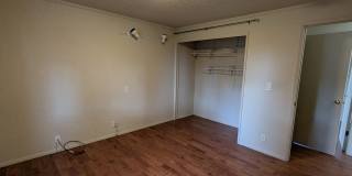 425 SE McKiknley Avenue, #1 & #2 - 1 Gallery 21