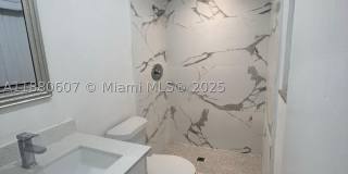 222 SW 8th St Gallery 3