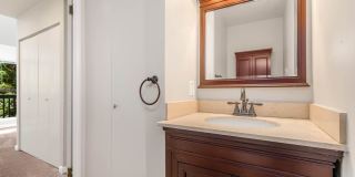 Bright 2 Bedroom Townhouse with Creek Views and Excellent Commuter Location Gallery 12