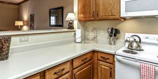 Lakeside Hills Apartments Gallery 20