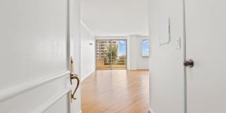 1131 Alta Loma Rd Gallery 1