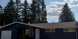 Fantastic 3bd, 1.5ba Rambler Available with Huge Yard! Gallery 1
