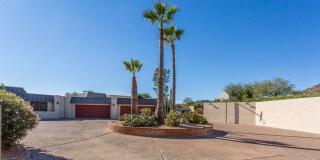 Beautiful 5 bed/4 bath + Den in Desirable Paradise Valley Gallery 3