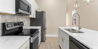 Luxury 3/2.5 Townhome Gallery 10