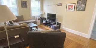 Nicely updated 3 bed unit with in unit laundry! Gallery 24