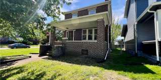 124 E Wallace Ave Gallery 1