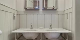 371 9th Street Gallery 7