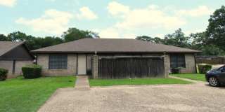 2 Bedroom 2 Bathroom Duplex in Whitehouse Gallery 1