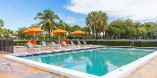 Grand Island Square - 3 Miles to Aventura Mall Gallery 13
