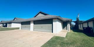 2 Bed 2 Bath 2 Car Garage Duplex In North OKC Gallery 1