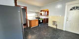 371-373 Oakland Street Gallery 4