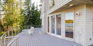Custom Built Bainbridge Island Waterfront Home with Dock Gallery 10