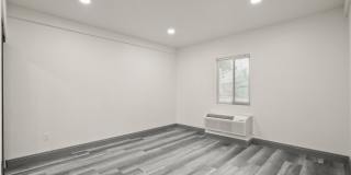 14335 Hamlin Street Gallery 29