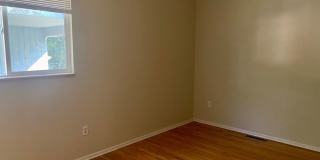 Home with Tons of Space!! Gallery 11