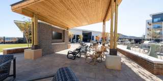 Taryn at 401 Gallery 7