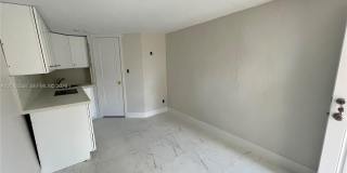 27 NE 5th Ave Gallery 3