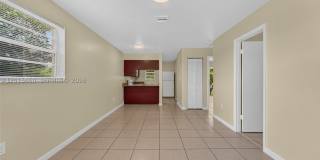 1101 W Prospect Rd Gallery 8