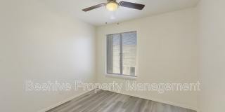 2732 E Culver St Gallery 15