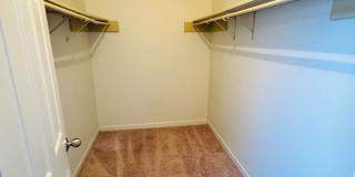 Spacious 2nd-floor condo minutes from campus Gallery 7