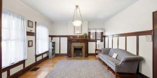 6+BR House on E. Lane – Central Campus – Newly Renovated + Free Parking – Flexible Move-In Gallery 11