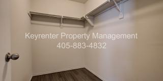 Beautiful 3-Bedroom Home with Easy Access to I-35 & I-240 Gallery 21