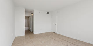 Grand Island Square - 3 Miles to Aventura Mall Gallery 83