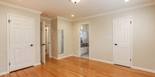 4BR/3.5BA Belmont Home with Multiple Ensuite Bedrooms, A/C & 2-Car Garage | YouTube Tour Gallery 23