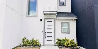 5506 N Crown Point Gallery 1