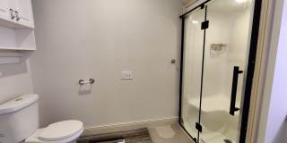 Room in 4 Bedroom Home at Presidents Dr Gallery 3