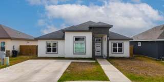 1817 Rebecca Lane Gallery 1