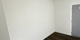 125 N Wilton St Gallery 17