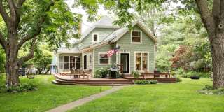 828 Washington Street Gallery 1