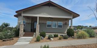 Home with Mountain View *Fully Furnished Gallery 1