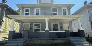 Newly Renovated 3BR/1BA Townhome near Downtown Indy Gallery 1