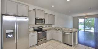 Beautiful Townhome at Magnolia Park! Gallery 5