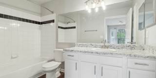 Varia at Oakcrest Gallery 10