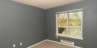 Top Floor 2bed/1.25bath Condo w/Secure Parking Gallery 14