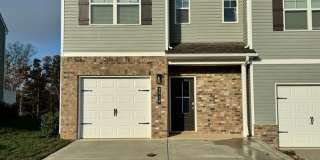 3 Bedroom 2.5 Bath Townhome in Kodak Exit 407 Gallery 1
