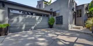 Beautiful 3 Bedroom Family/Entertainers Paradise Gallery 1
