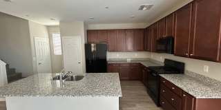 Inspirada 4-Bedroom 3-Bathroom Home! Gallery 6