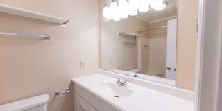 Charming 2 BD, 2.5 BA Townhome w/ a Community Pool in a Prime Winston Location Gallery 25
