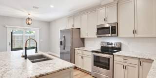 Spacious 2021 home close to beaches and shopping! Gallery 1
