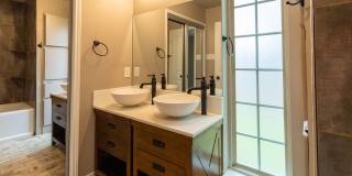 Beautiful Round Rock Townhome | Granite Counters, Stainless Appliances & Fenced Yard Gallery 10
