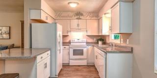 MOVE IN SPECIALS!! Renovated 3 Bedroom, 1.5 Bath Apartment on Greenbriar Circle – Johnson City, TN Gallery 6
