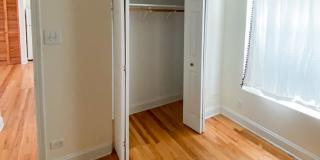 851 West Cornelia Ave. Apt. Gallery 28