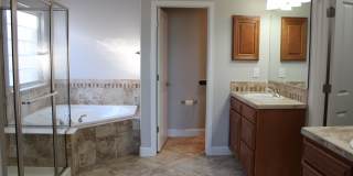 Gorgeous Three Bedroom Home in Windsor Gallery 10